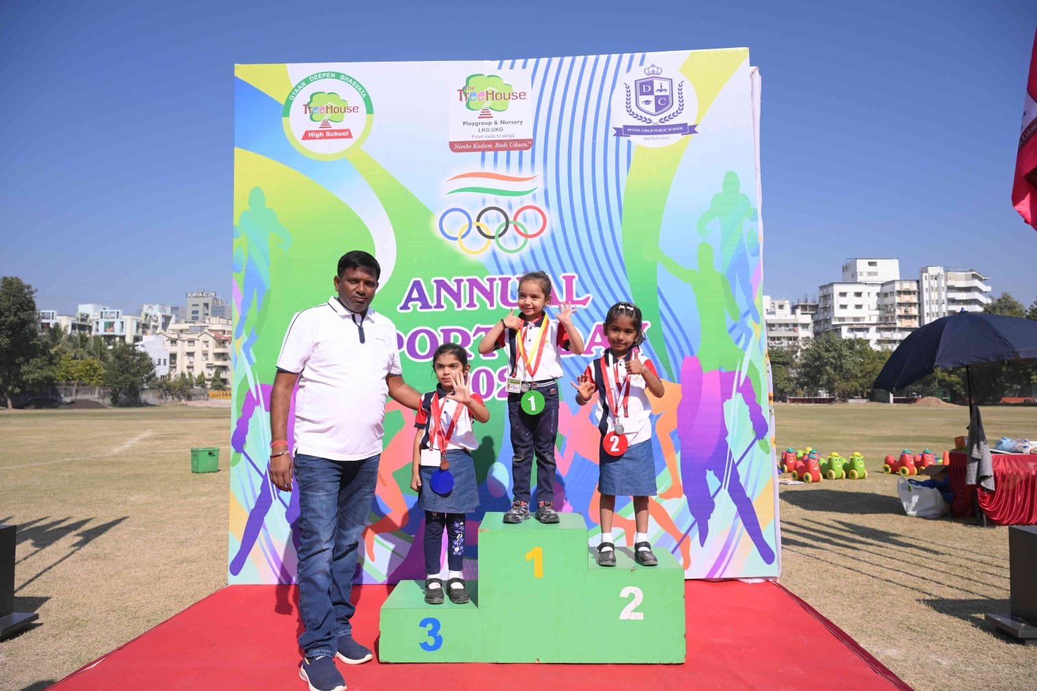 Ranip 1 children participating in the annual sports day